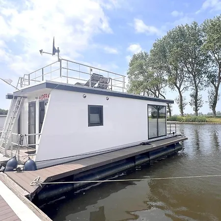Botel Aldebaran Nieuwpoort