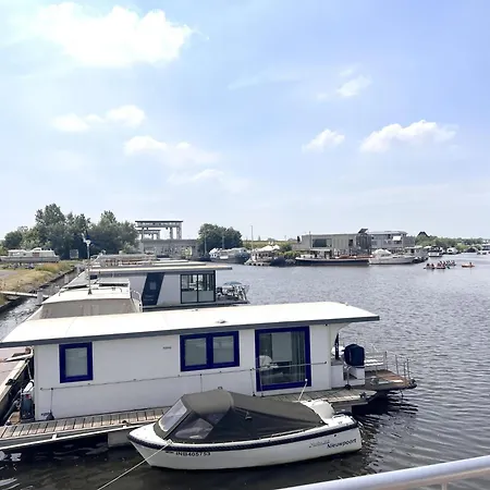 Botel Aldebaran